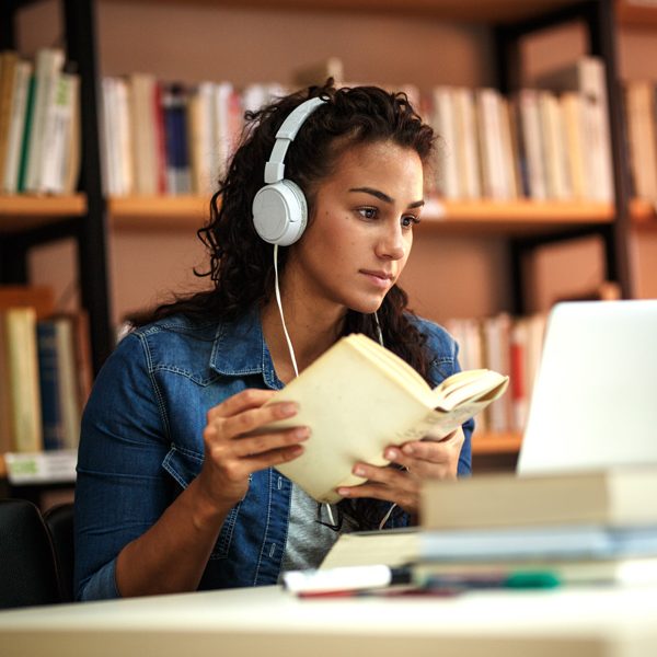 W11. Developing Students’ Academic Identities through Deeper Reading and Metacognitive Conversation